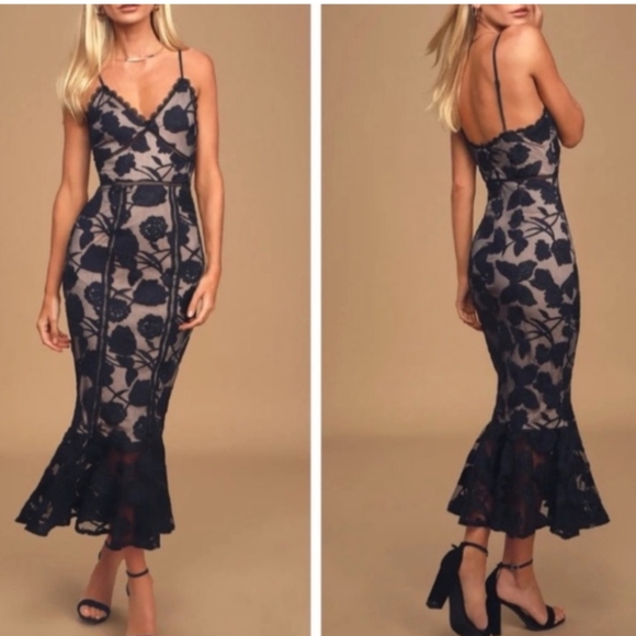 Lulus Dresses & Skirts - NWOT Lulus Alluring Dream Black Floral Mesh Lace Trumpet Midi Dress Medium Small